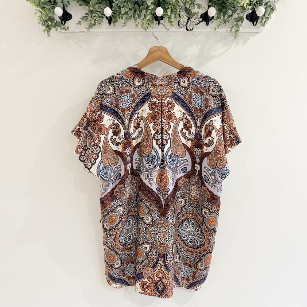 Brooks Brothers Silk Women’s Paisley Short Sleeve V Neck Top Size 10 H4641 - Picture 2 of 4